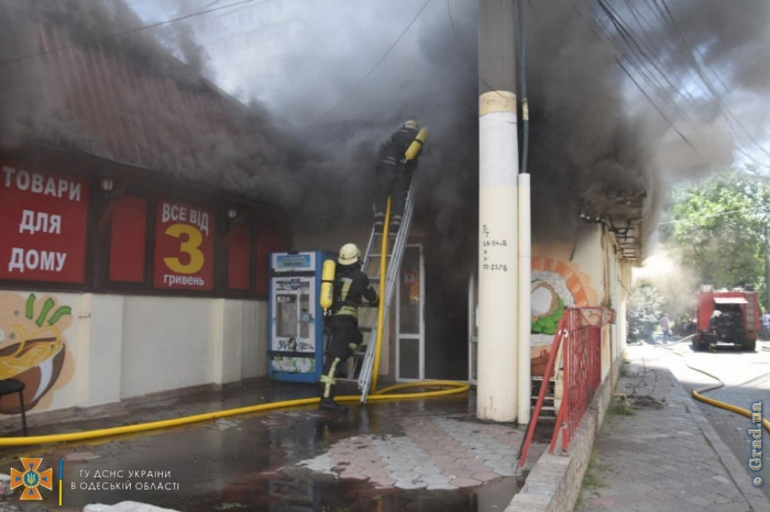 В Одессе горели 3 магазина