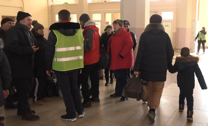 Беженцев на Одесском железнодорожном вокзале встречают волонтеры