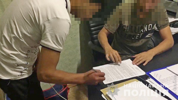 Скрыться не удалось: на выезде из Одессы задержаны двое грабителей