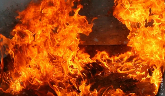 При пожаре в частном доме в Одессе спасли мужчину