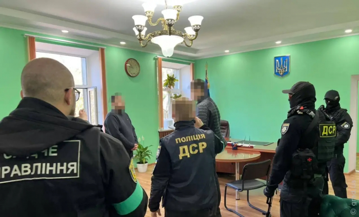 Под Одессой задержан чиновник по подозрению в коррупции