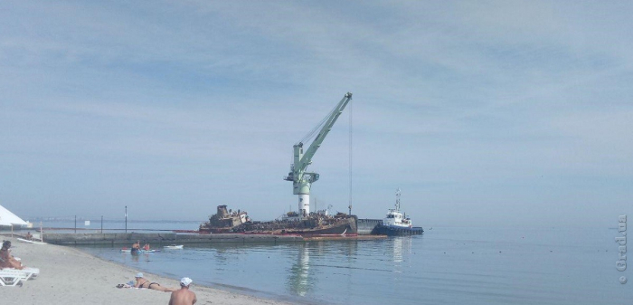 До 5 сентября танкер Delfi должен быть отбуксирован для демонтажа