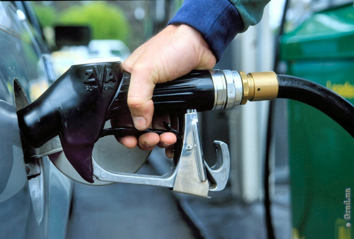 «Горючие» слезы продавцов бензина и дизельного топлива
