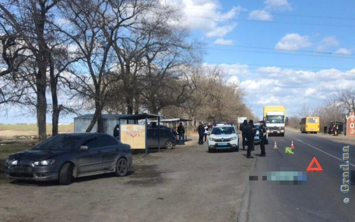 В Одесской области пешеход попал под колеса Mitsubishi