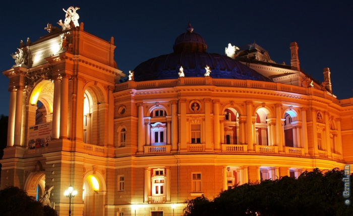 Одесская Опера приглашает на фестиваль искусств «Бархатный сезон»