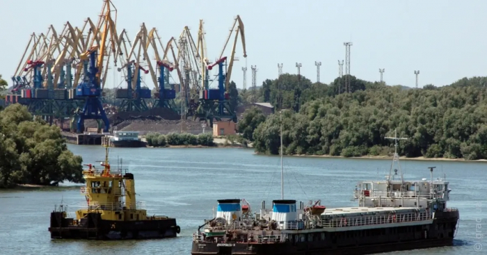 Обміління Дунаю і обстріли вплинули на роботу портів Ізмаїл та Рені