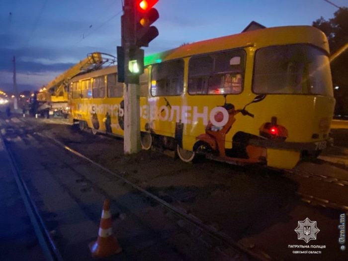В Одессе под колесами трамвая погибла женщина