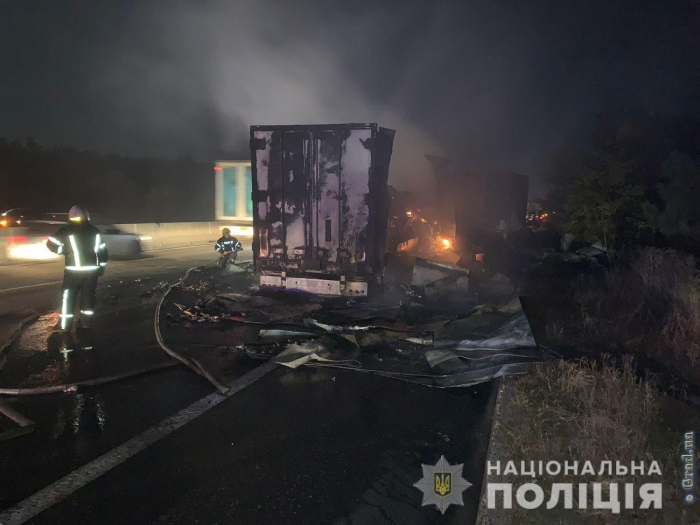ДТП на трассе Киев – Одесса: горели грузовые автомобили