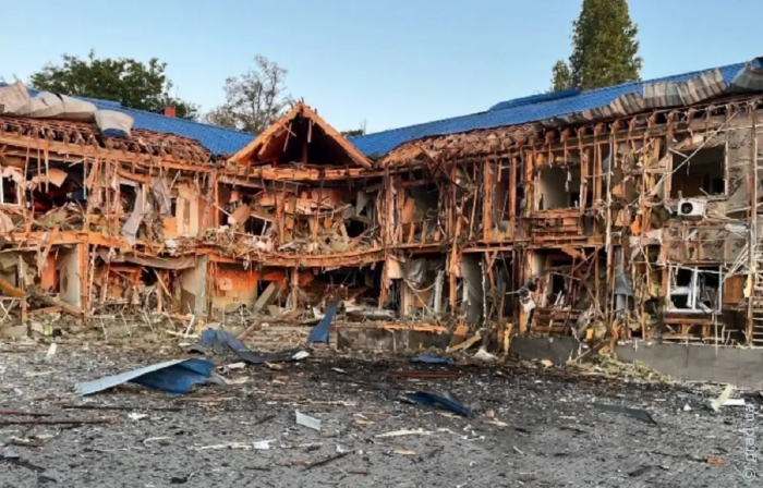 Уламки збитого російського дрона зруйнували яхт-клуб в Одесі