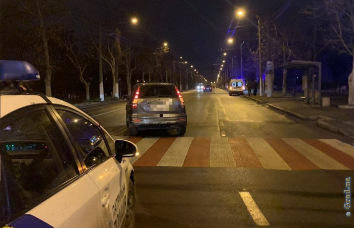 В Одессе иномарка сбила женщину на пешеходном переходе