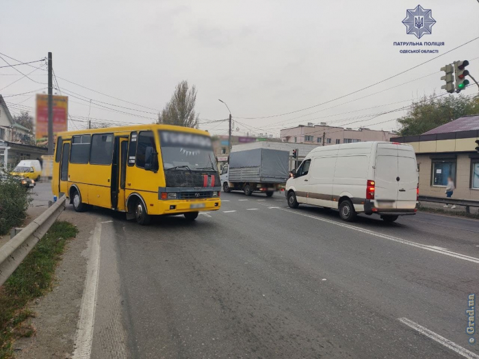 В Одессе маршрутное такси сбило малолетнего ребенка