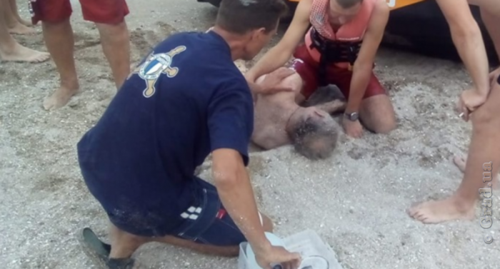 На одесском пляже обнаружили мужчину в состоянии клинической смерти