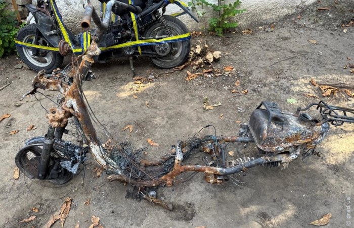 сгоревший мопед
