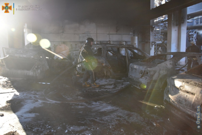 В Одессе сгорели сразу 6 автомобилей