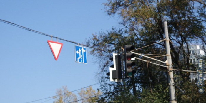 В Одессе на перекрестке временно отключен светофор