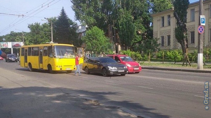 На Мельницкой произошло ДТП с участием маршрутки