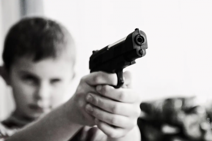 На Одещині 10-річний хлопчик з пневматичного пістолета травмував дитину