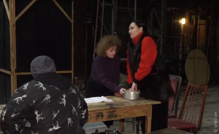 «Саша, вынеси мусор»: новая постановка на сцене Украинского театра