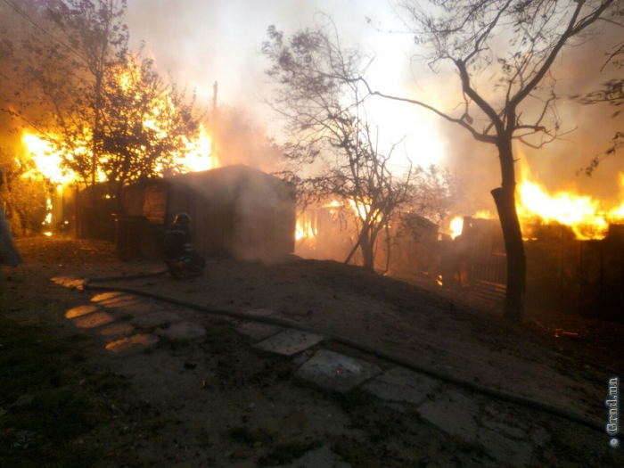 В Одессе сгорели рыбацкие домики