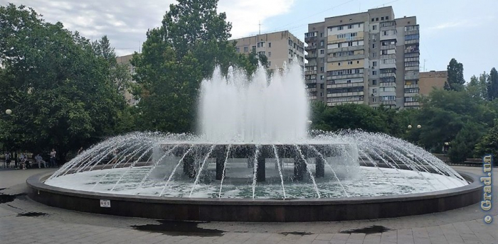 На поселке Котовского вандалы испортили фонтан