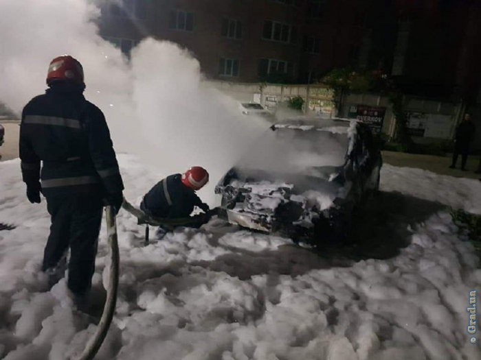 В Черноморске полностью сгорел автомобиль