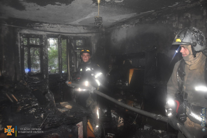 В Одессе горела квартира в пятиэтажном доме