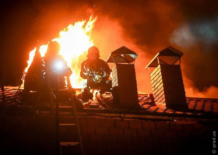 В Одеському районі через коротке замикання сталася пожежа у житловому секторі