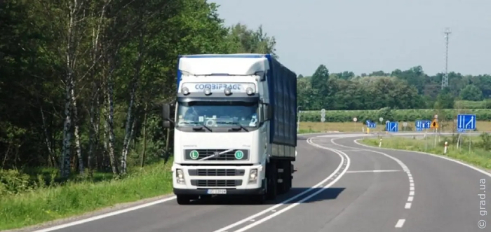 Летний запрет на движение грузового транспорта вводится в Одесской области