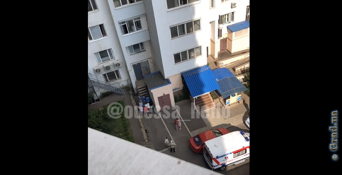 В Одессе малолетний ребенок выпал из окна