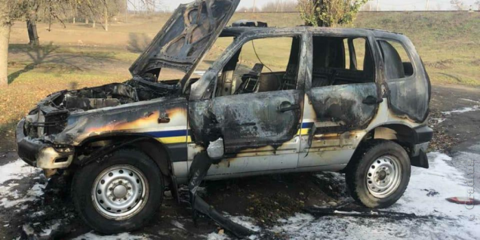 Загорелся полицейский автомобиль в котором опергруппа направлялась на вызов