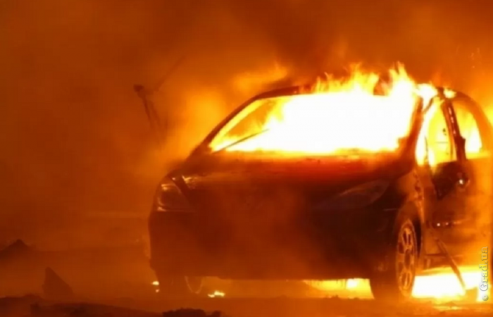 В Одессе сожгли автомобиль сотрудника полиции