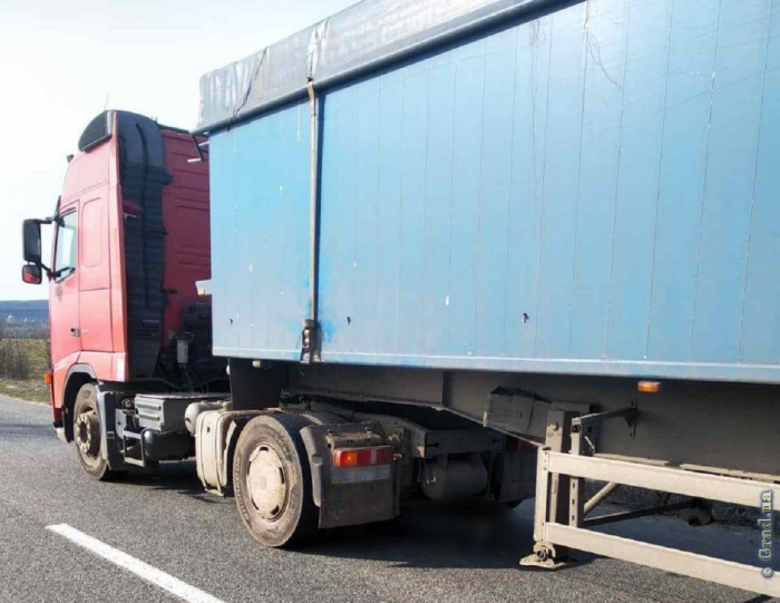 В Одесской области грузовик переехал мужчину