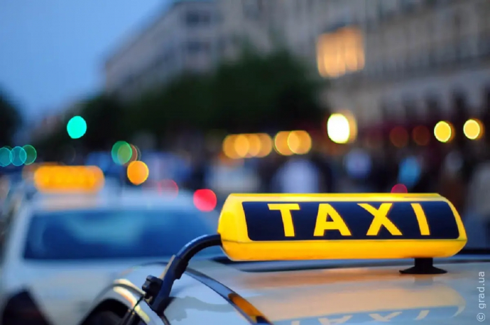 18-річну одеситку підозрюють у пограбуванні водія таксі