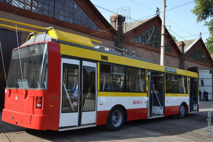 Одесских пассажиров начнет перевозить электробус