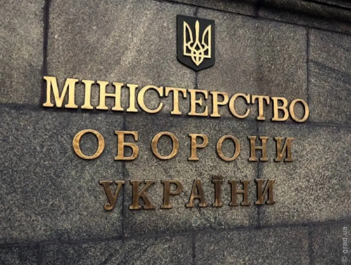 Кабмін звільнив усіх заступників міністра оборони України