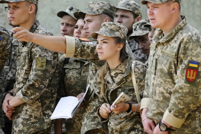 Військовослужбовці без вищої освіти зможуть отримати офіцерське звання