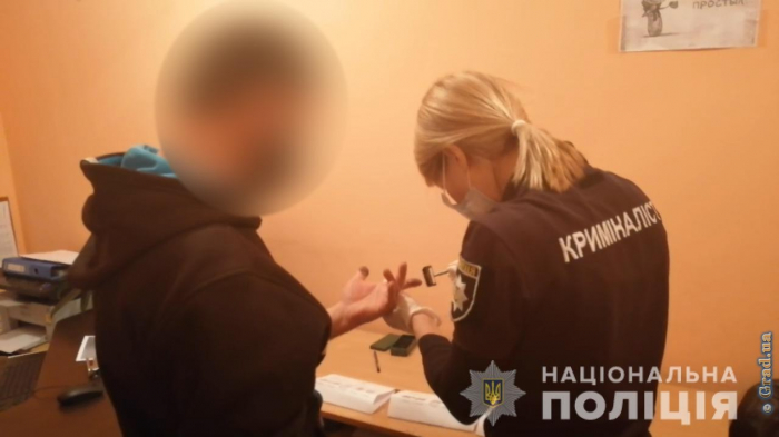 Одессит задержан по подозрению в изнасиловании семилетней падчерицы