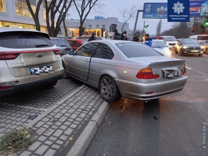 4 разбитых автомобиля на Люстдорфской дороге
