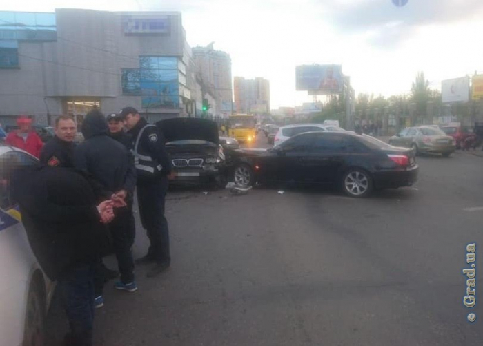 Столкновение двух BMW в Одессе: стали известны подробности