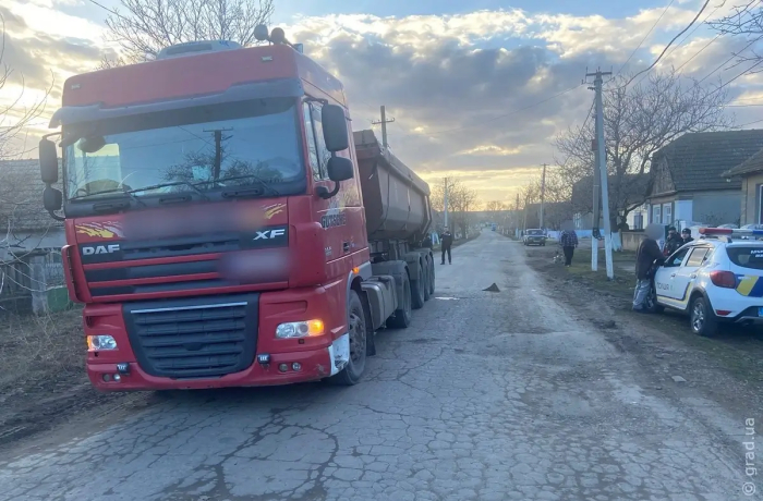 ДТП в Белгород-Днестровском районе: пешеход попал под колеса фуры