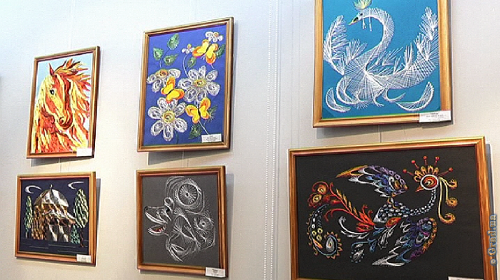 В одесском Доме с Ангелом открылась выставка юных мастеров коллектива «Нитяная графика»