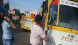 В Одессе маршрутка зацепила трамвай