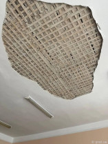ЧП в одесской школе: обрушился кусок потолка