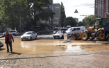 Прорыв водопровода на площади Толбухина