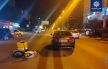 Автомобиль столкнулся с мопедом на улице Бочарова