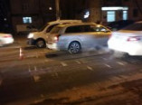 Автомобиль сбил парня на пешеходном переходе (фото, видео)