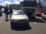 На Привокзальной площади столкнулись автоцистерна и легковой автомобиль (фото)