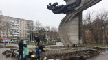 Начат ремонт памятника героям-лётчикам на 5-й станции Фонтана