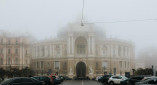 Туман внес коррективы в работу одесских портов