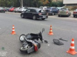 Аварийный вторник: водитель мопеда травмирован в аварии на Черемушках (фото)